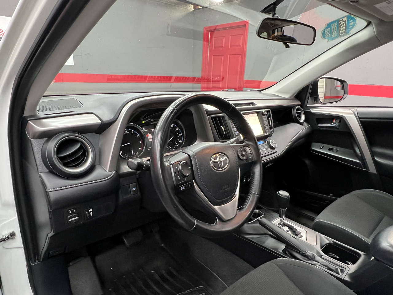 Toyota RAV4 XLE FWD 2016