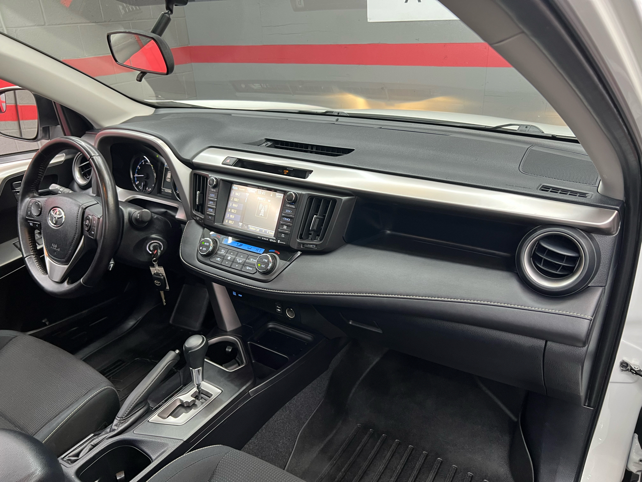 Toyota RAV4 XLE FWD 2016