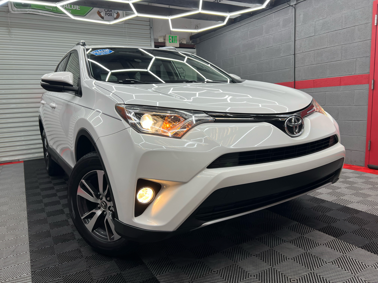 Toyota RAV4 XLE FWD 2016