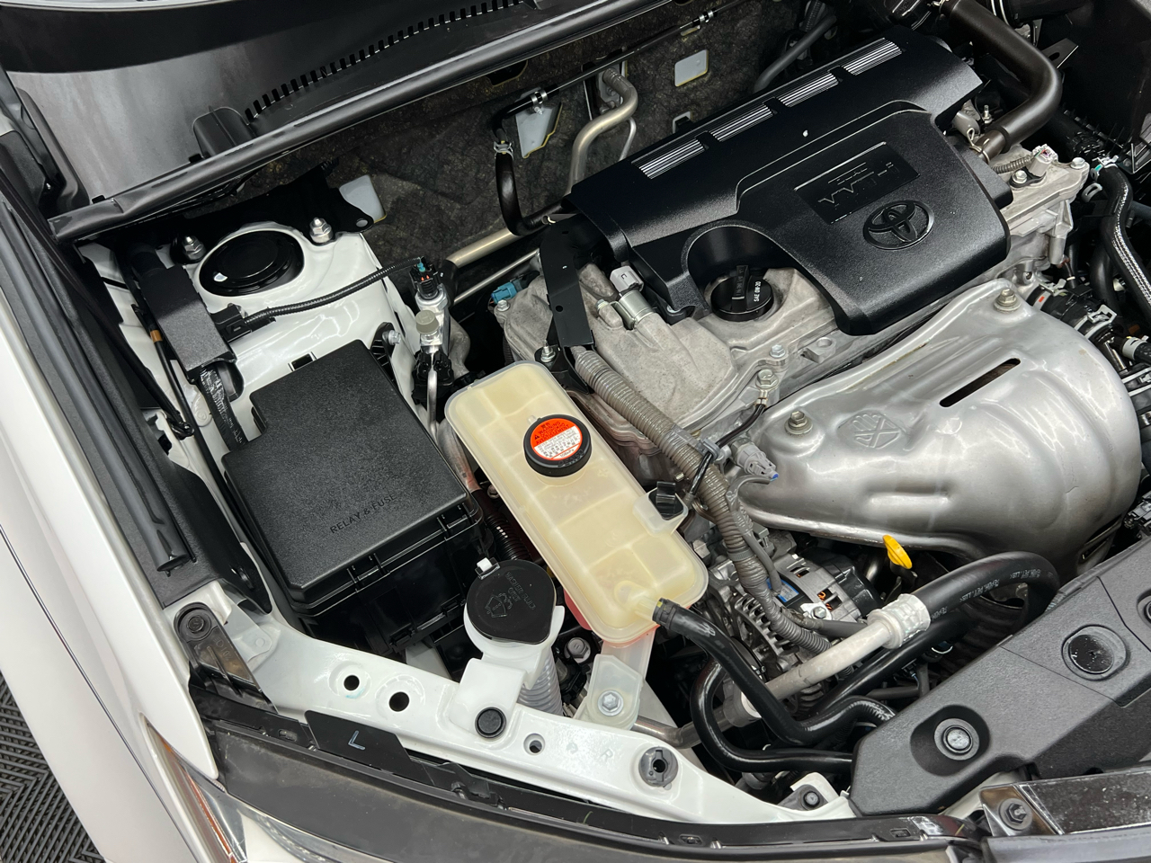 Toyota RAV4 XLE FWD 2016