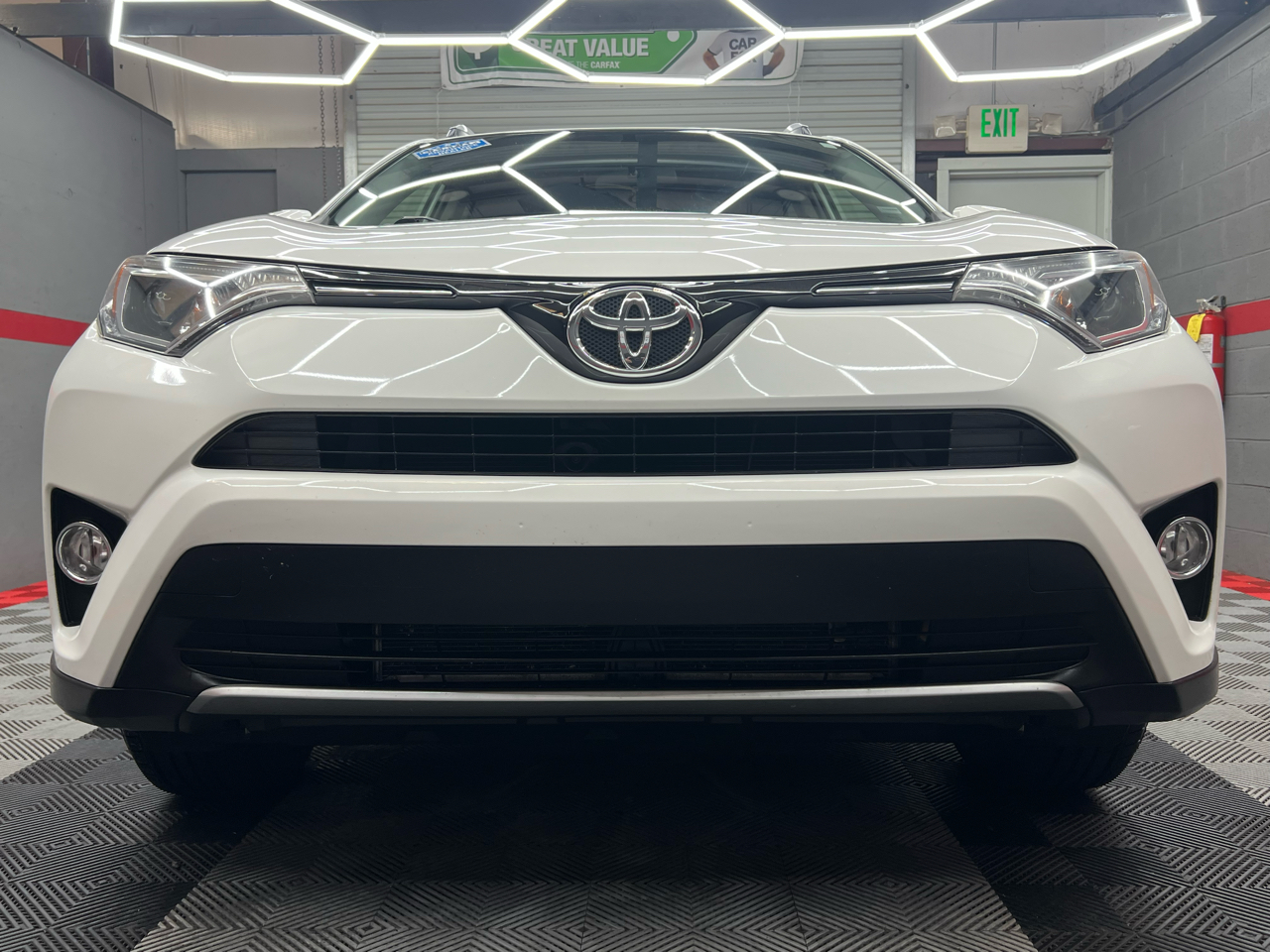 Toyota RAV4 XLE FWD 2016