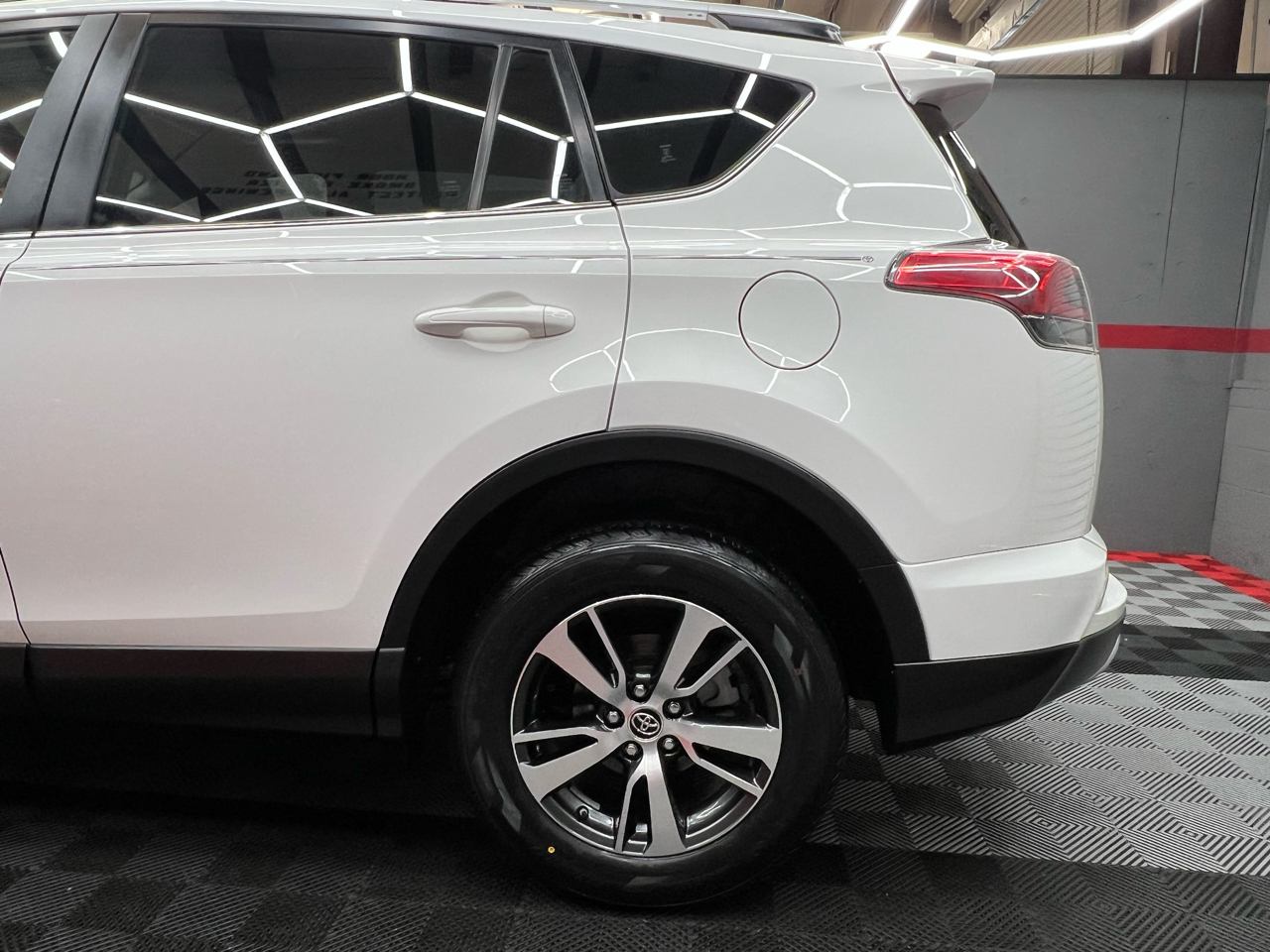 Toyota RAV4 XLE FWD 2016