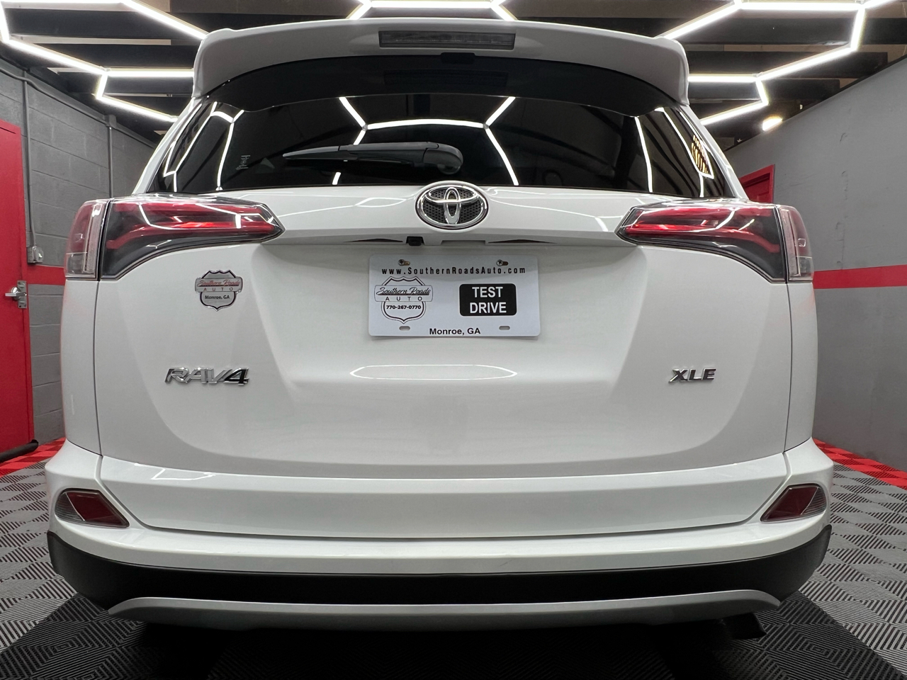 Toyota RAV4 XLE FWD 2016