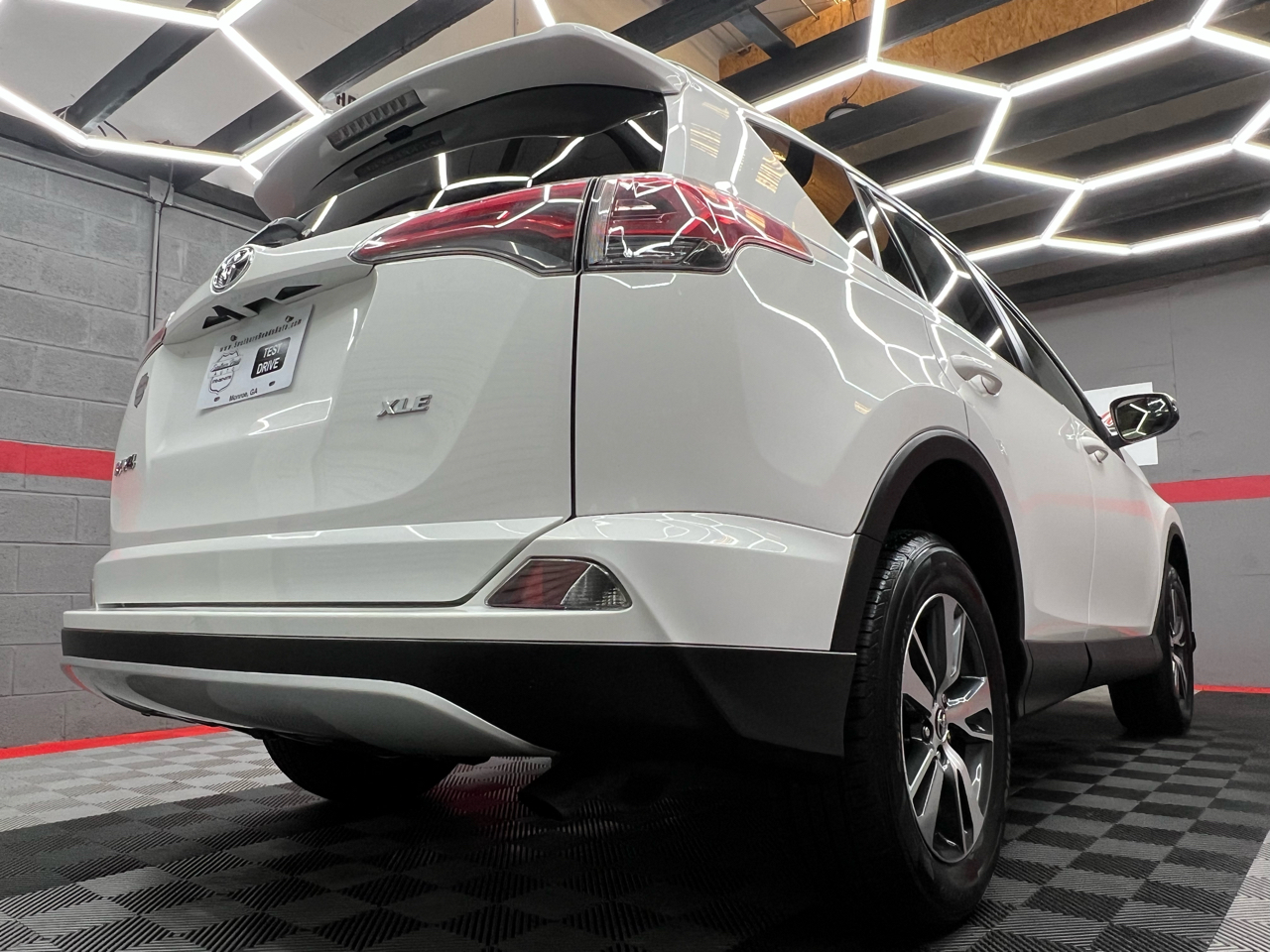 Toyota RAV4 XLE FWD 2016