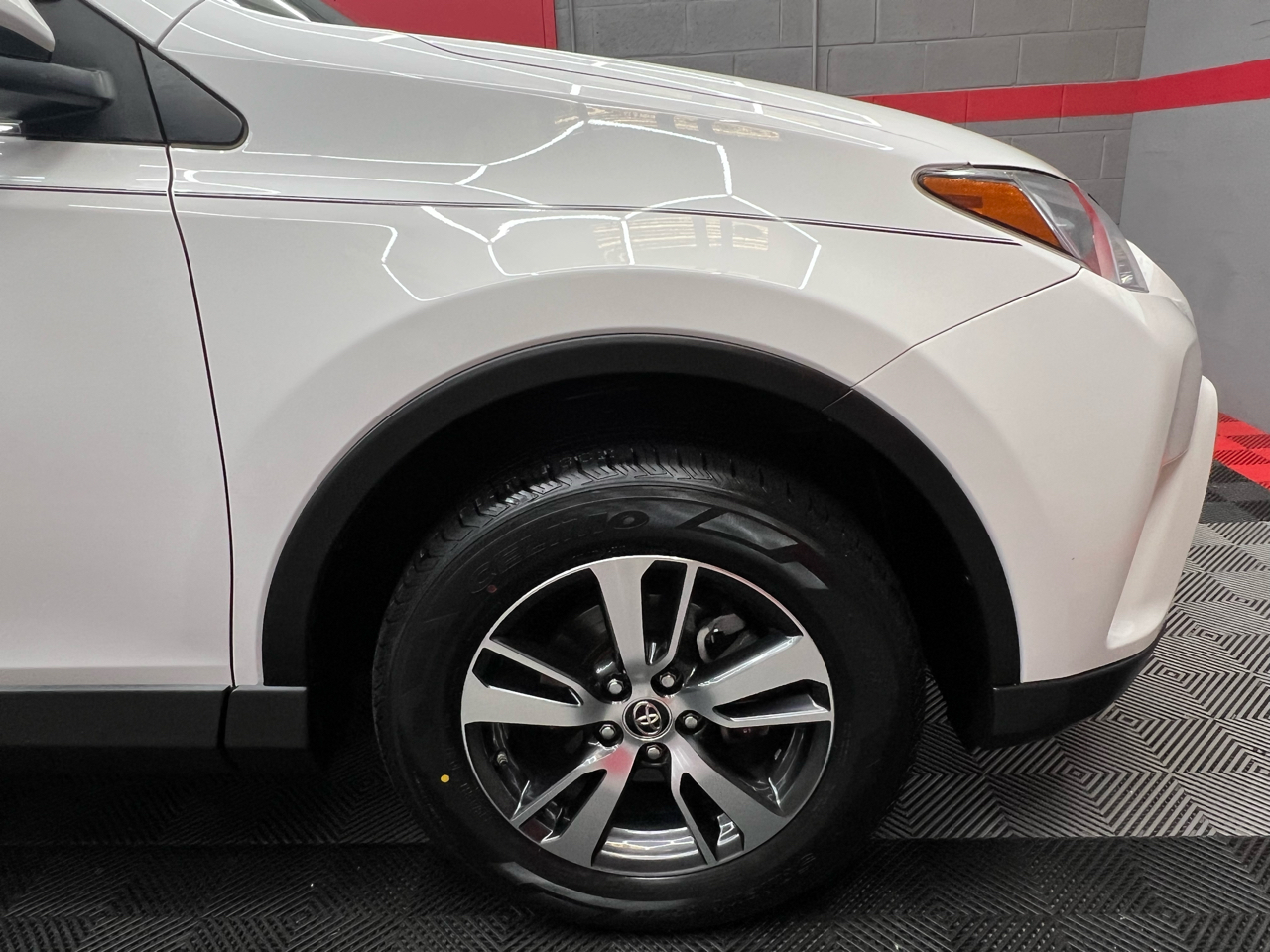 Toyota RAV4 XLE FWD 2016