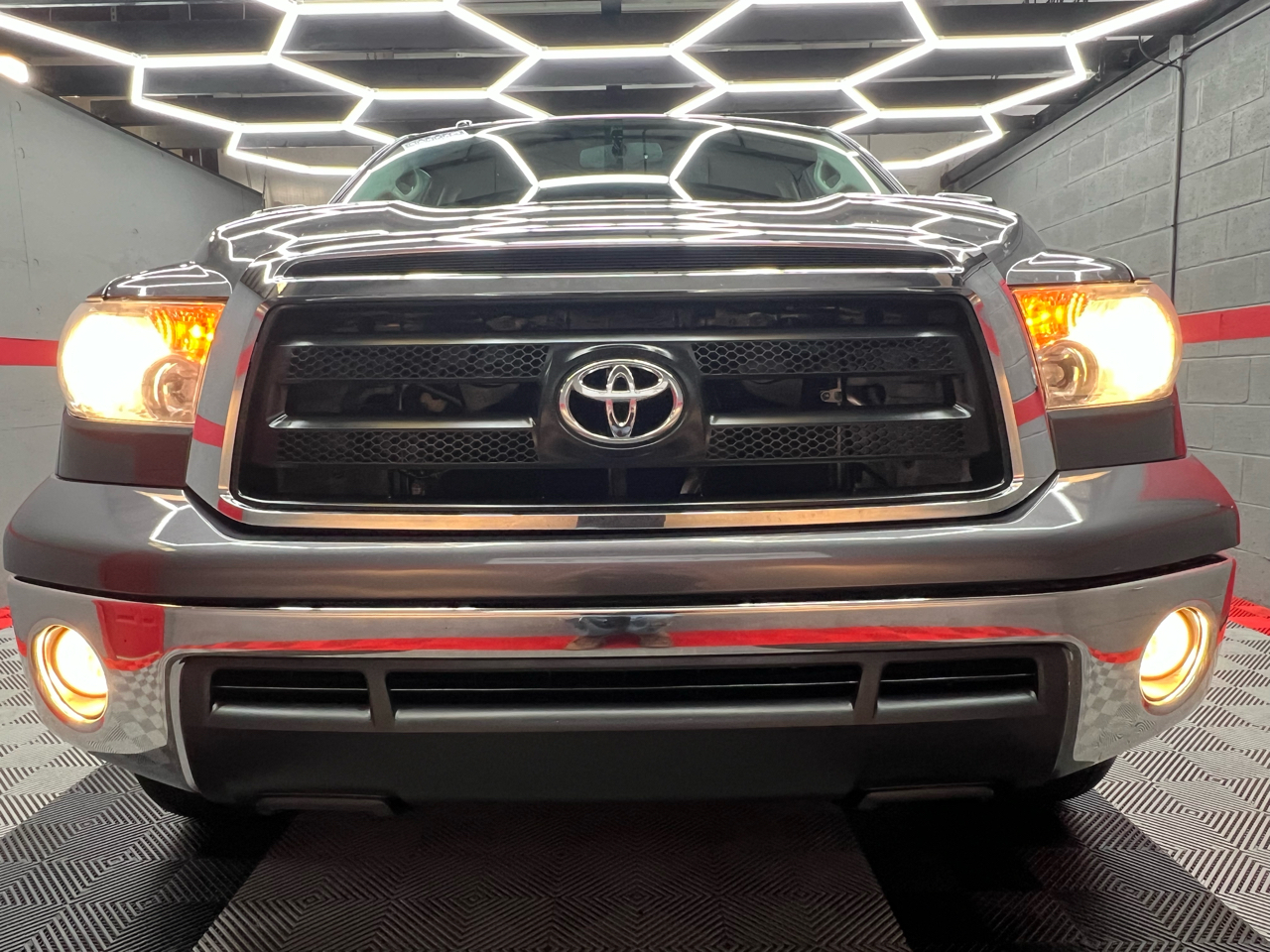 Toyota Tundra Tundra-Grade CrewMax 4.6L 2WD 2012