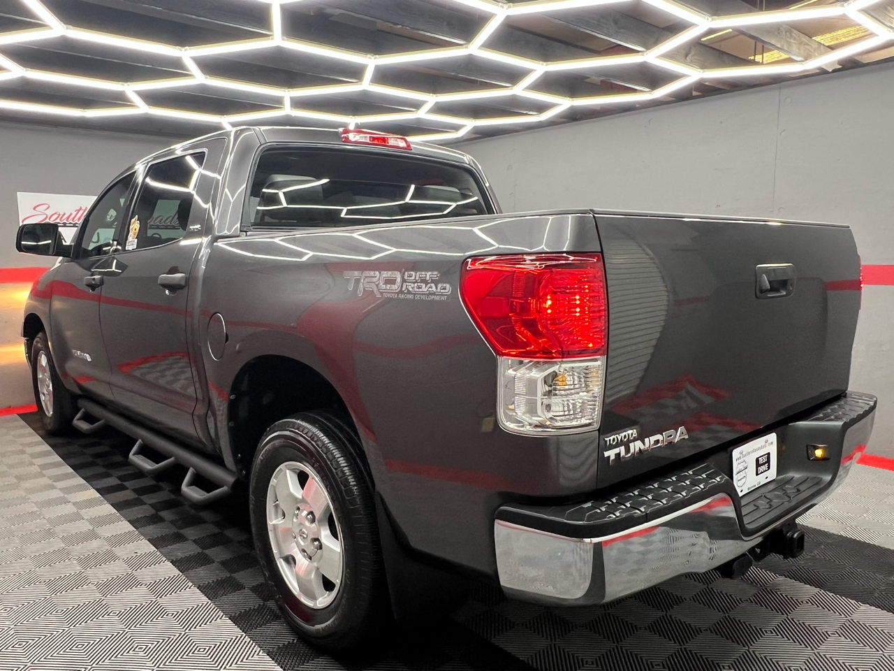 Toyota Tundra Tundra-Grade CrewMax 4.6L 2WD 2012