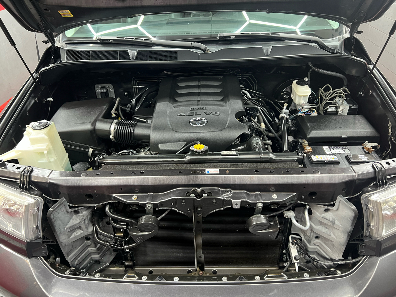 Toyota Tundra Tundra-Grade CrewMax 4.6L 2WD 2012