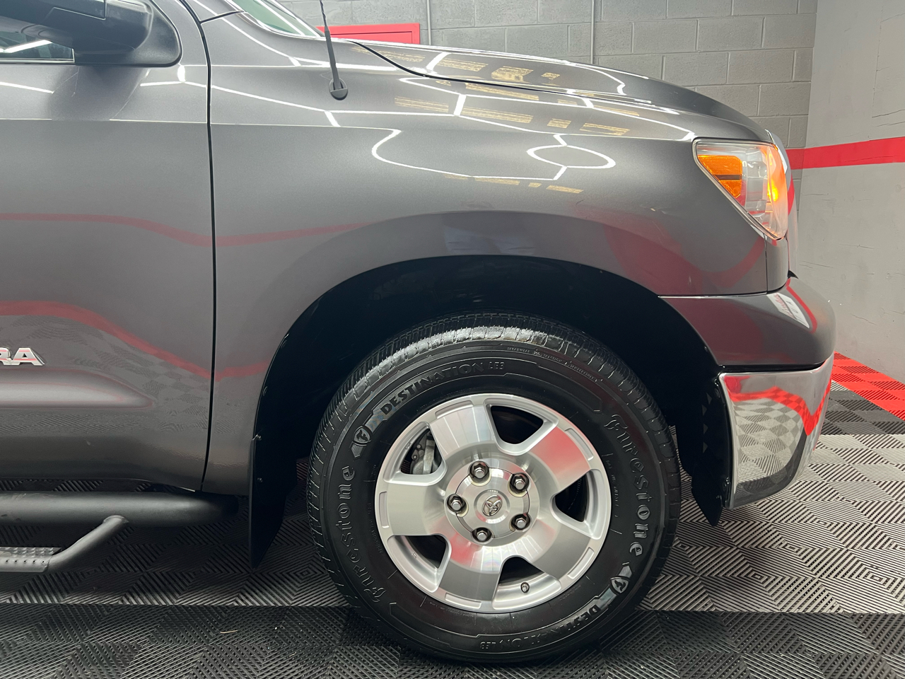 Toyota Tundra Tundra-Grade CrewMax 4.6L 2WD 2012
