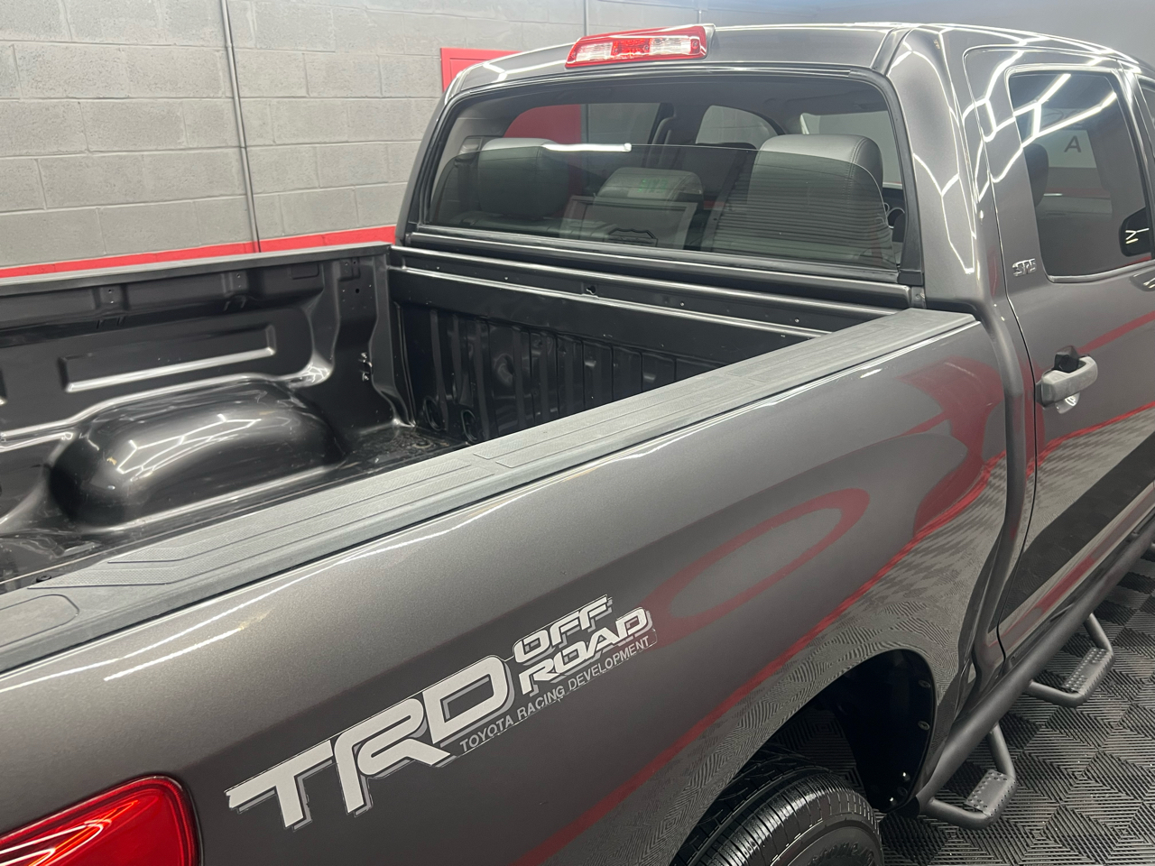 Toyota Tundra Tundra-Grade CrewMax 4.6L 2WD 2012