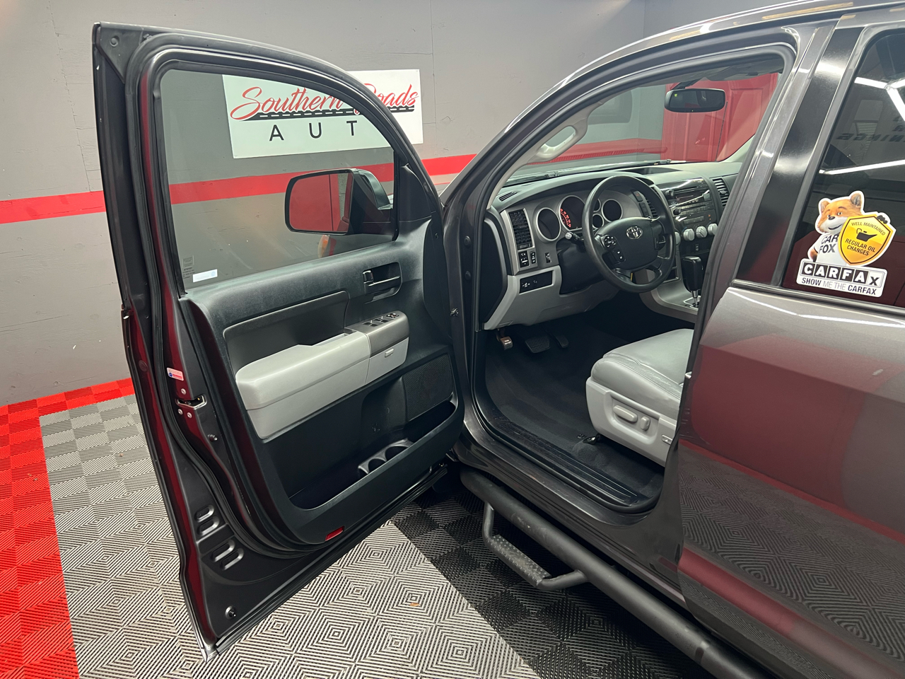 Toyota Tundra Tundra-Grade CrewMax 4.6L 2WD 2012