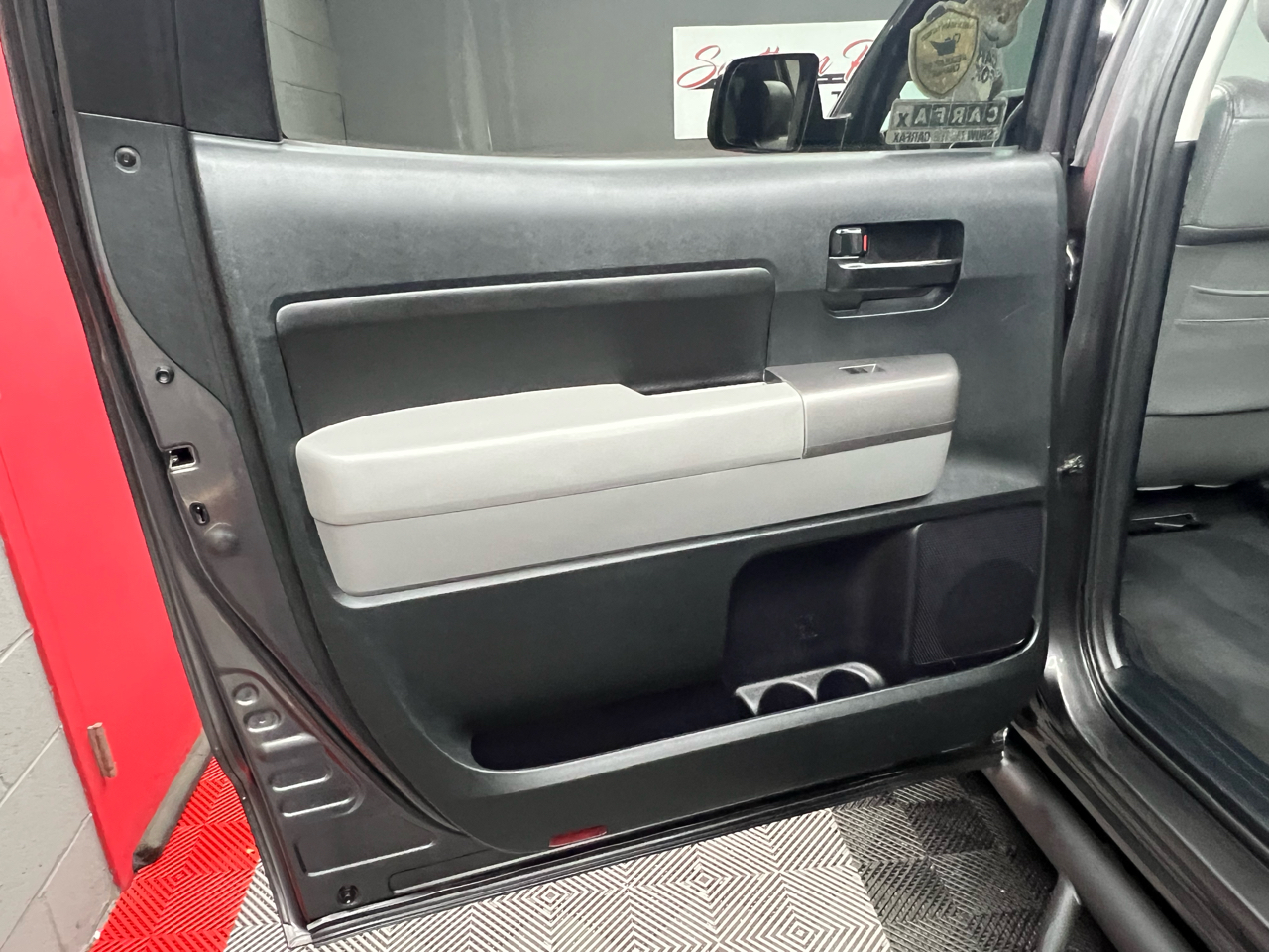 Toyota Tundra Tundra-Grade CrewMax 4.6L 2WD 2012