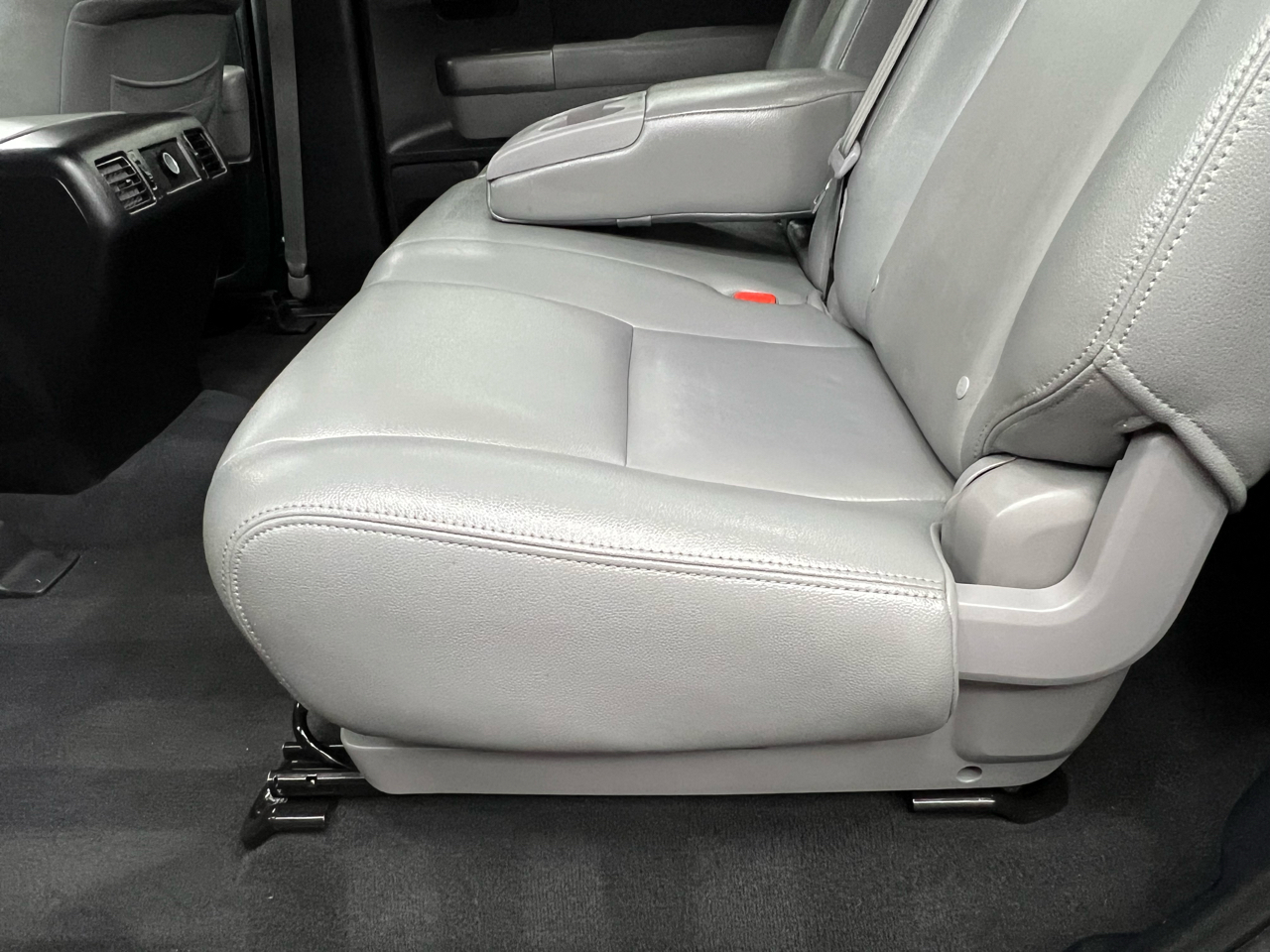 Toyota Tundra Tundra-Grade CrewMax 4.6L 2WD 2012