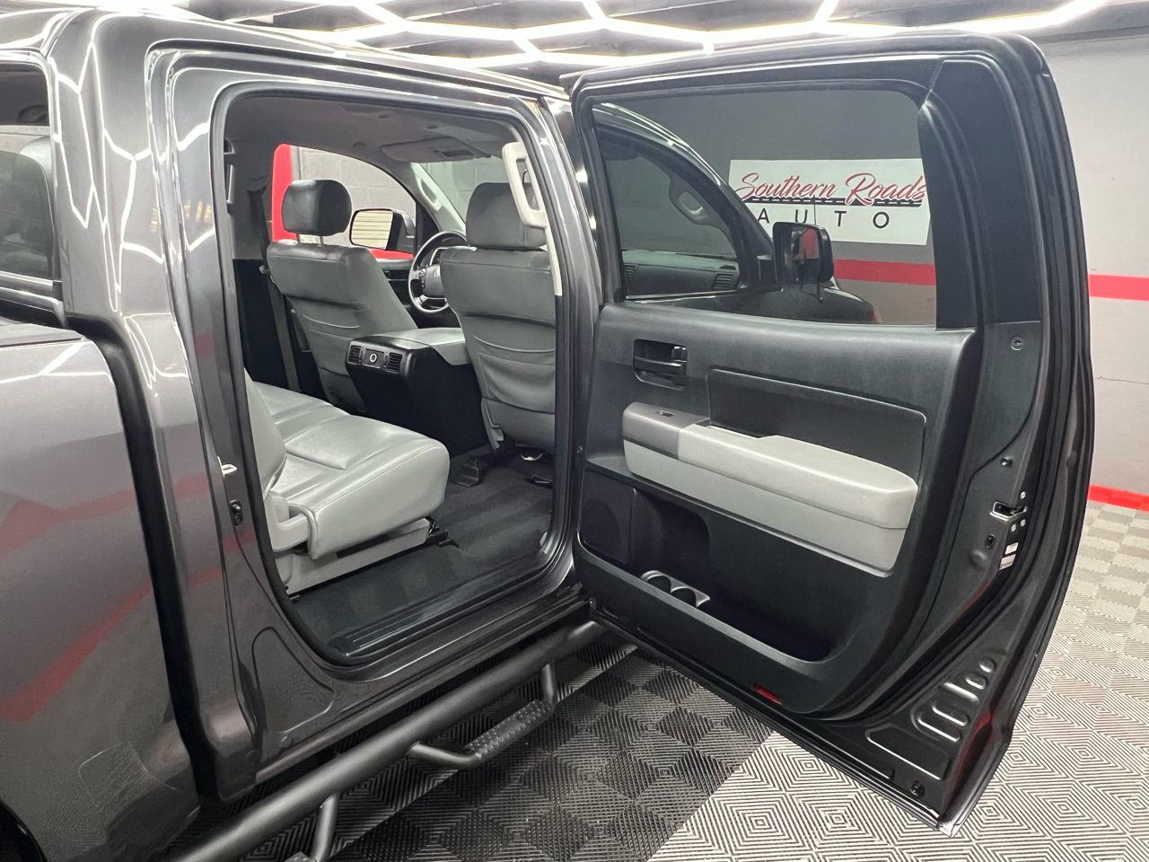 Toyota Tundra Tundra-Grade CrewMax 4.6L 2WD 2012