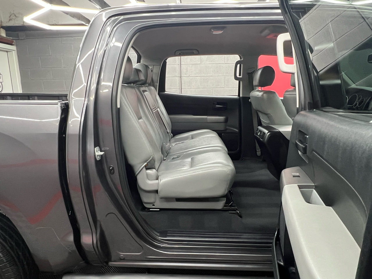 Toyota Tundra Tundra-Grade CrewMax 4.6L 2WD 2012