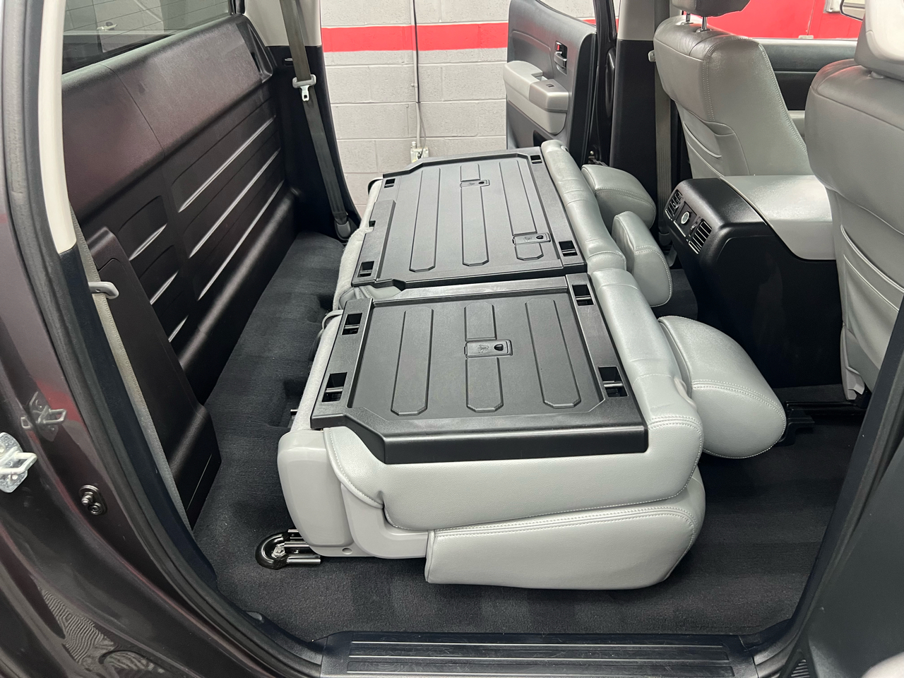 Toyota Tundra Tundra-Grade CrewMax 4.6L 2WD 2012