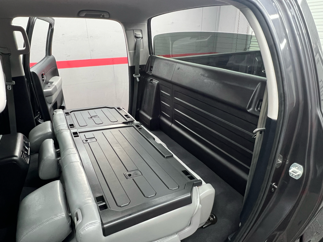 Toyota Tundra Tundra-Grade CrewMax 4.6L 2WD 2012