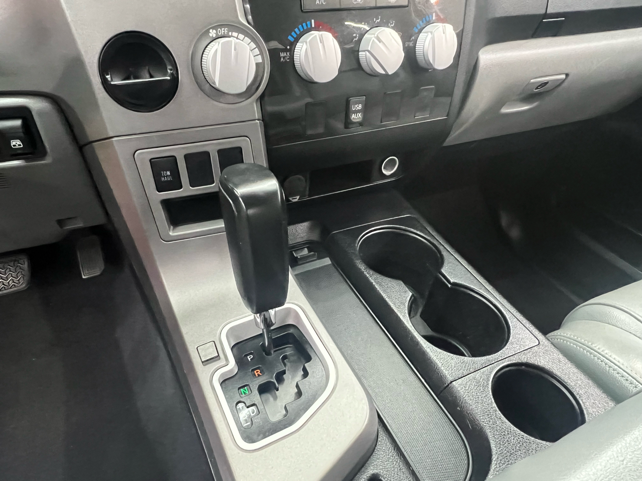 Toyota Tundra Tundra-Grade CrewMax 4.6L 2WD 2012