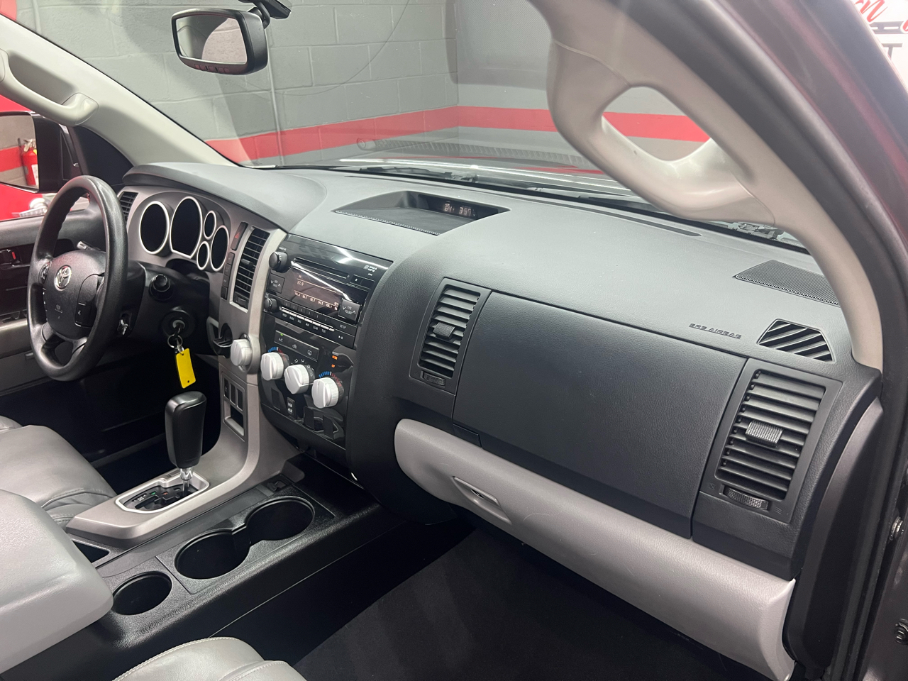 Toyota Tundra Tundra-Grade CrewMax 4.6L 2WD 2012