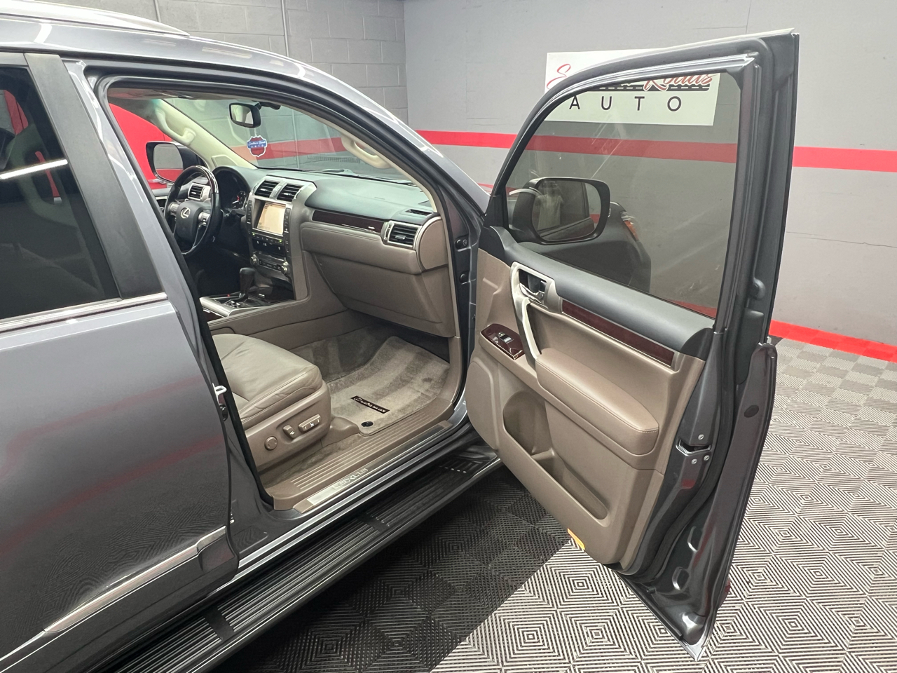 Lexus GX 460 4WD 4dr Premium 2015