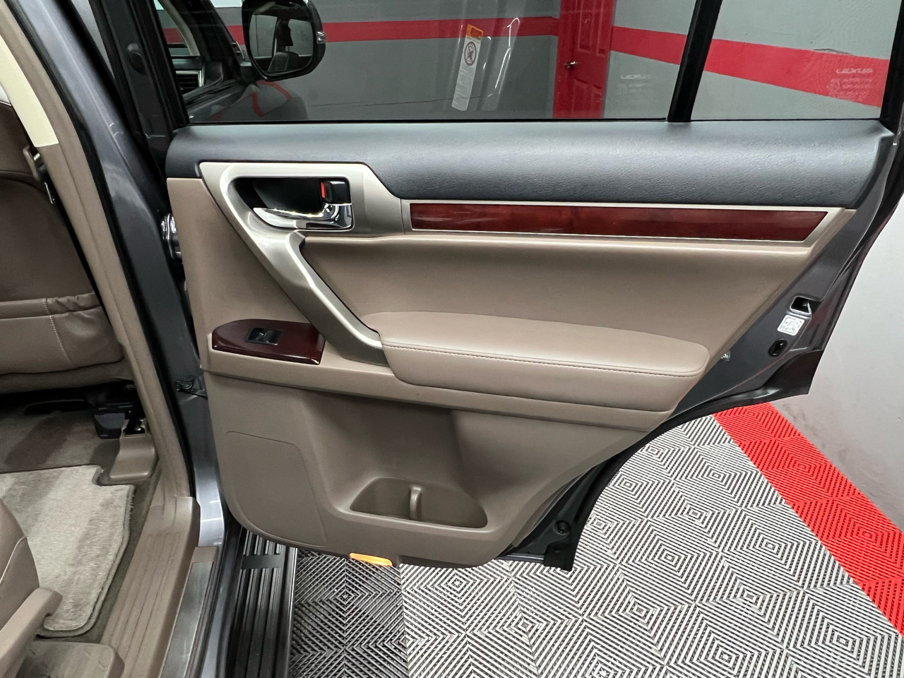 Lexus GX 460 4WD 4dr Premium 2015