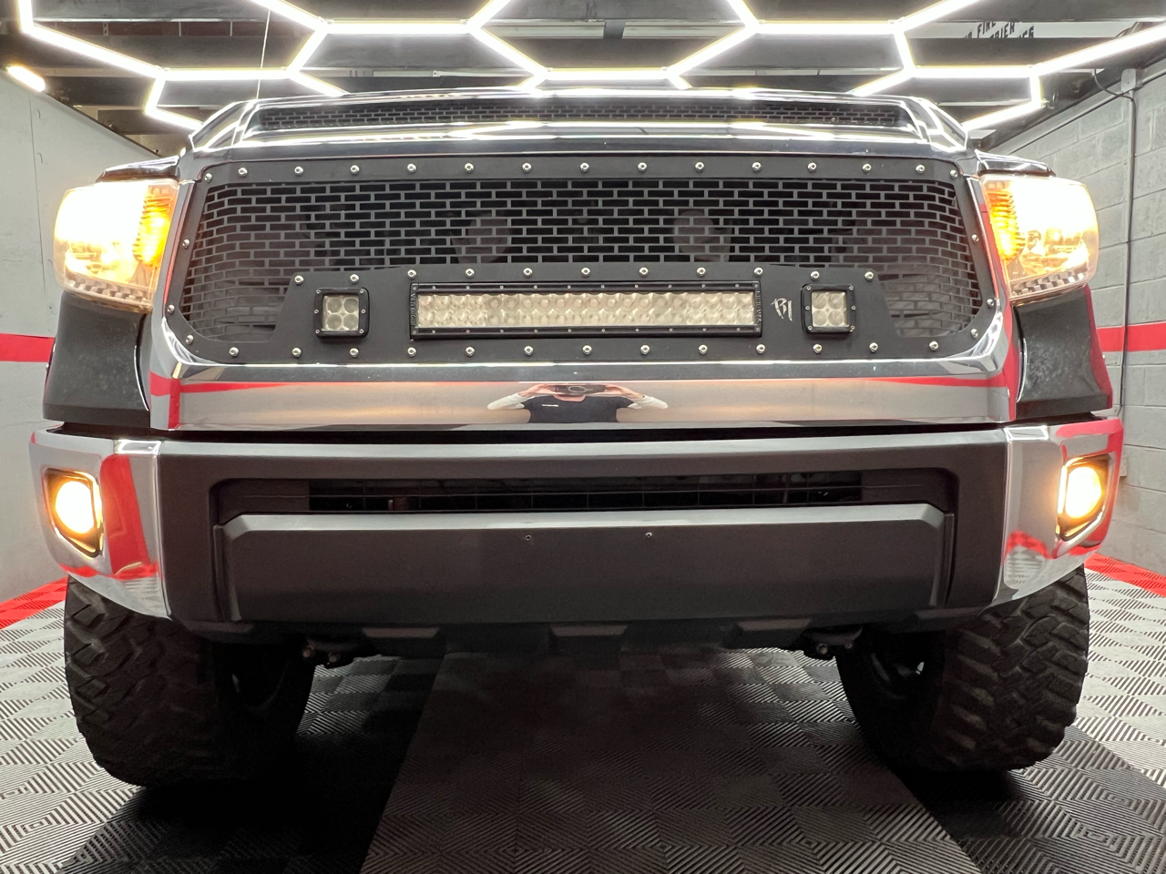 Toyota Tundra SR5 5.7L V8 CrewMax 4WD 2015