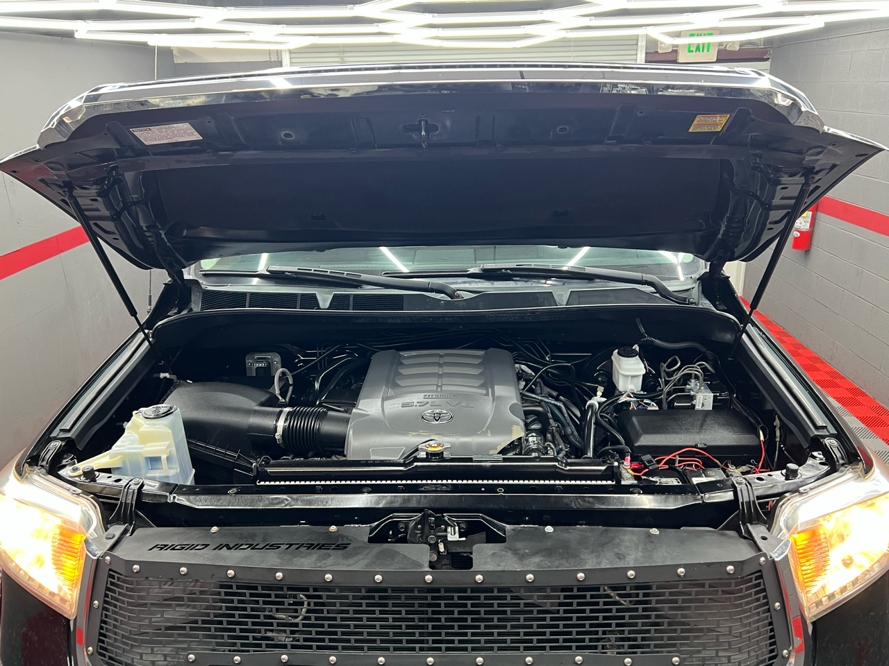 Toyota Tundra SR5 5.7L V8 CrewMax 4WD 2015