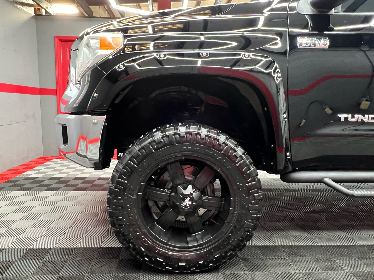 Toyota Tundra SR5 5.7L V8 CrewMax 4WD 2015