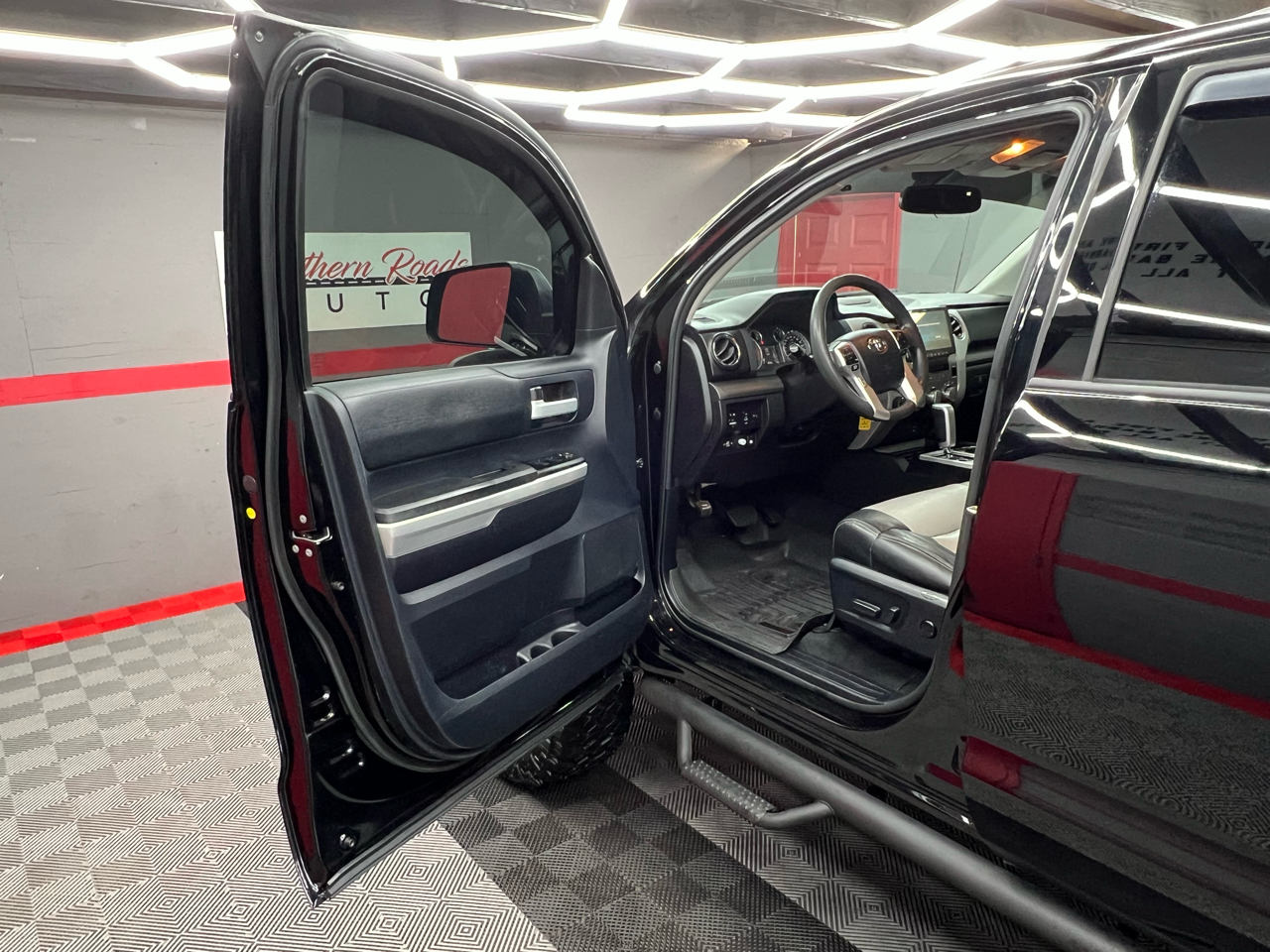 Toyota Tundra SR5 5.7L V8 CrewMax 4WD 2015