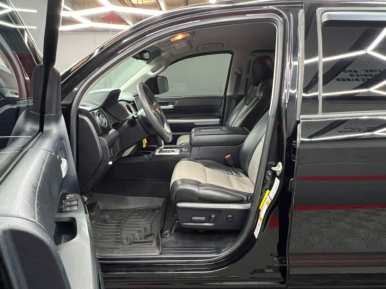 Toyota Tundra SR5 5.7L V8 CrewMax 4WD 2015