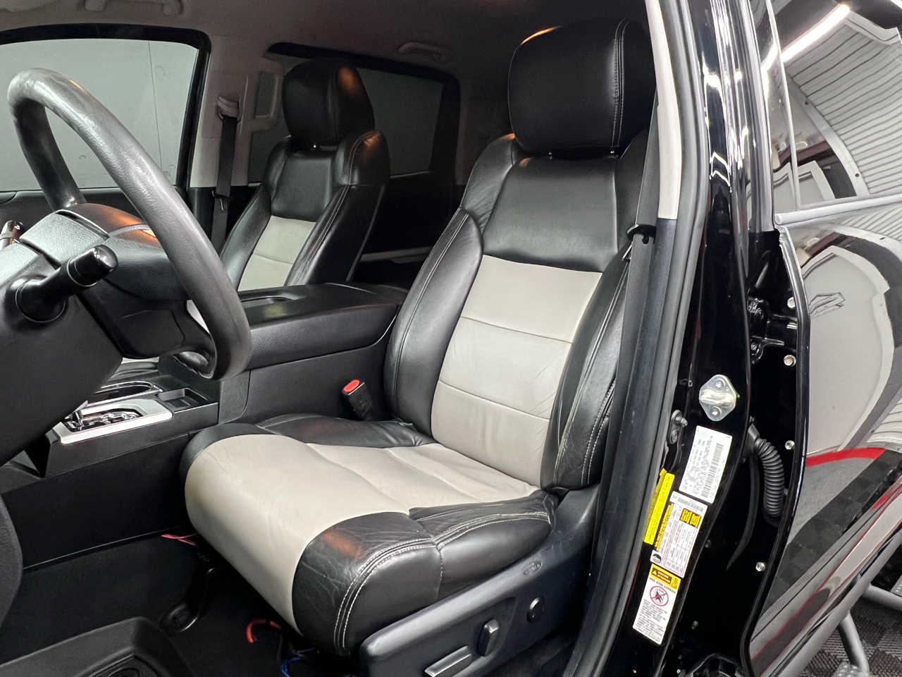 Toyota Tundra SR5 5.7L V8 CrewMax 4WD 2015