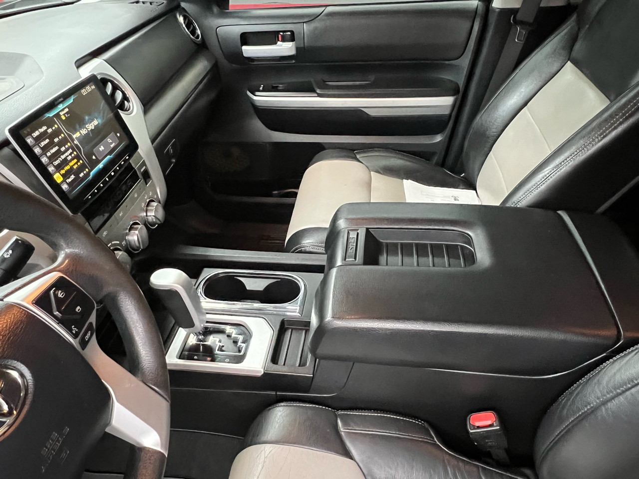 Toyota Tundra SR5 5.7L V8 CrewMax 4WD 2015