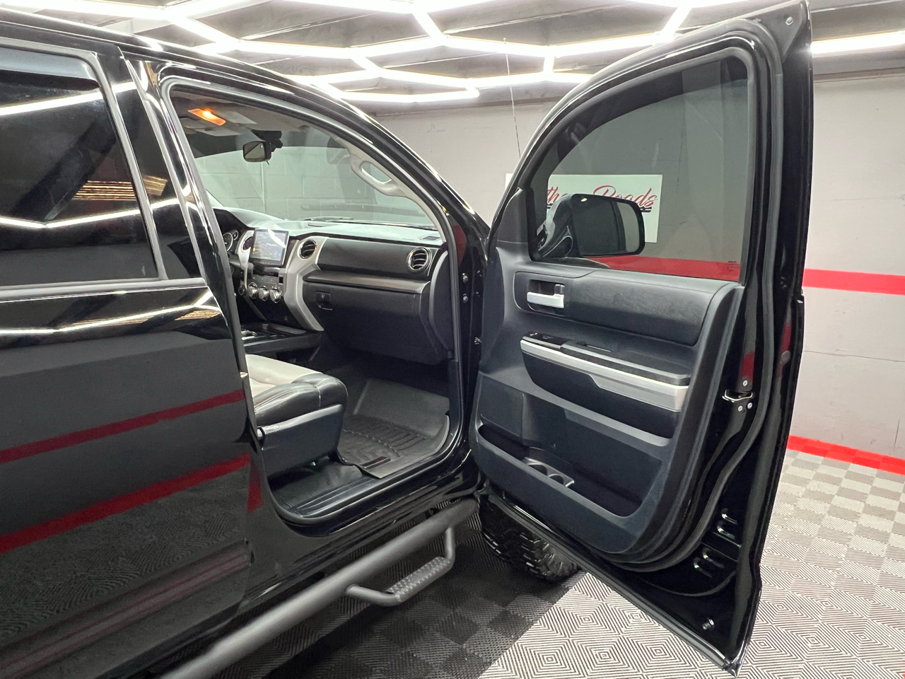 Toyota Tundra SR5 5.7L V8 CrewMax 4WD 2015