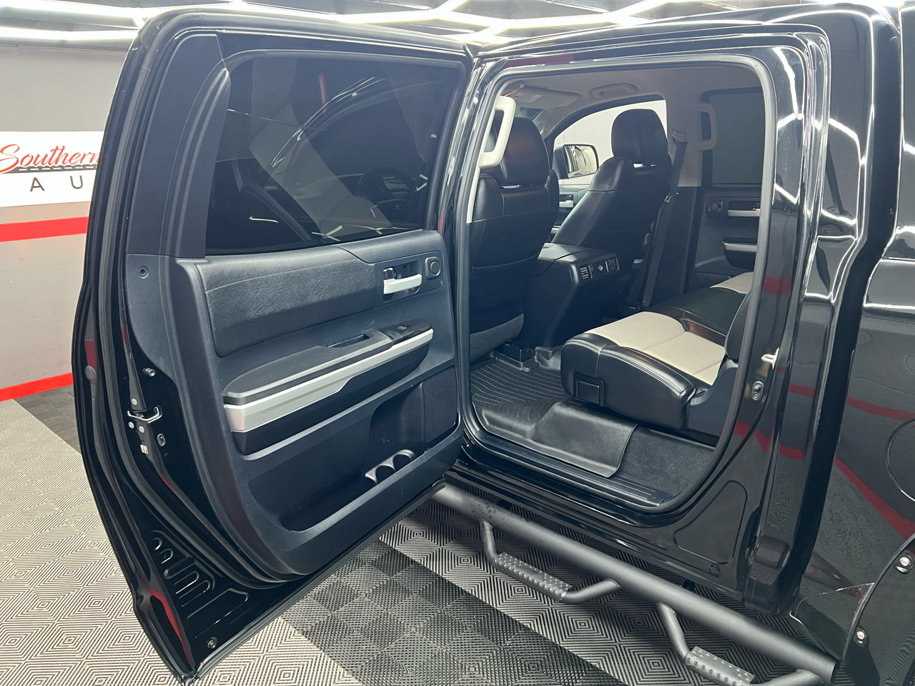 Toyota Tundra SR5 5.7L V8 CrewMax 4WD 2015