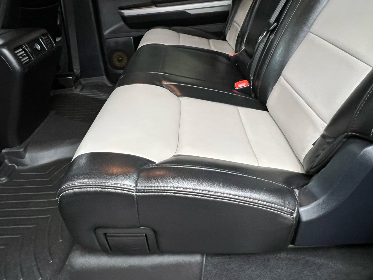 Toyota Tundra SR5 5.7L V8 CrewMax 4WD 2015