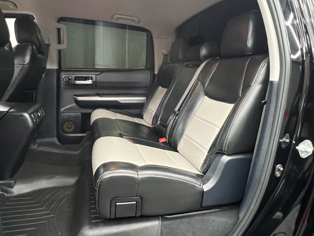 Toyota Tundra SR5 5.7L V8 CrewMax 4WD 2015