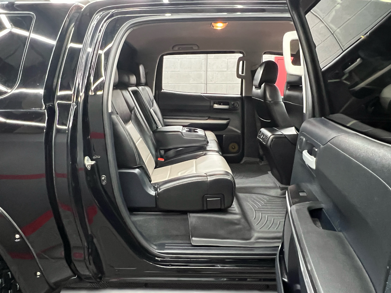 Toyota Tundra SR5 5.7L V8 CrewMax 4WD 2015