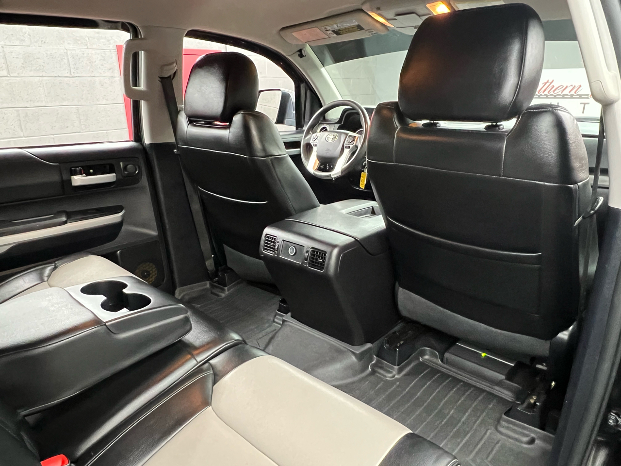 Toyota Tundra SR5 5.7L V8 CrewMax 4WD 2015