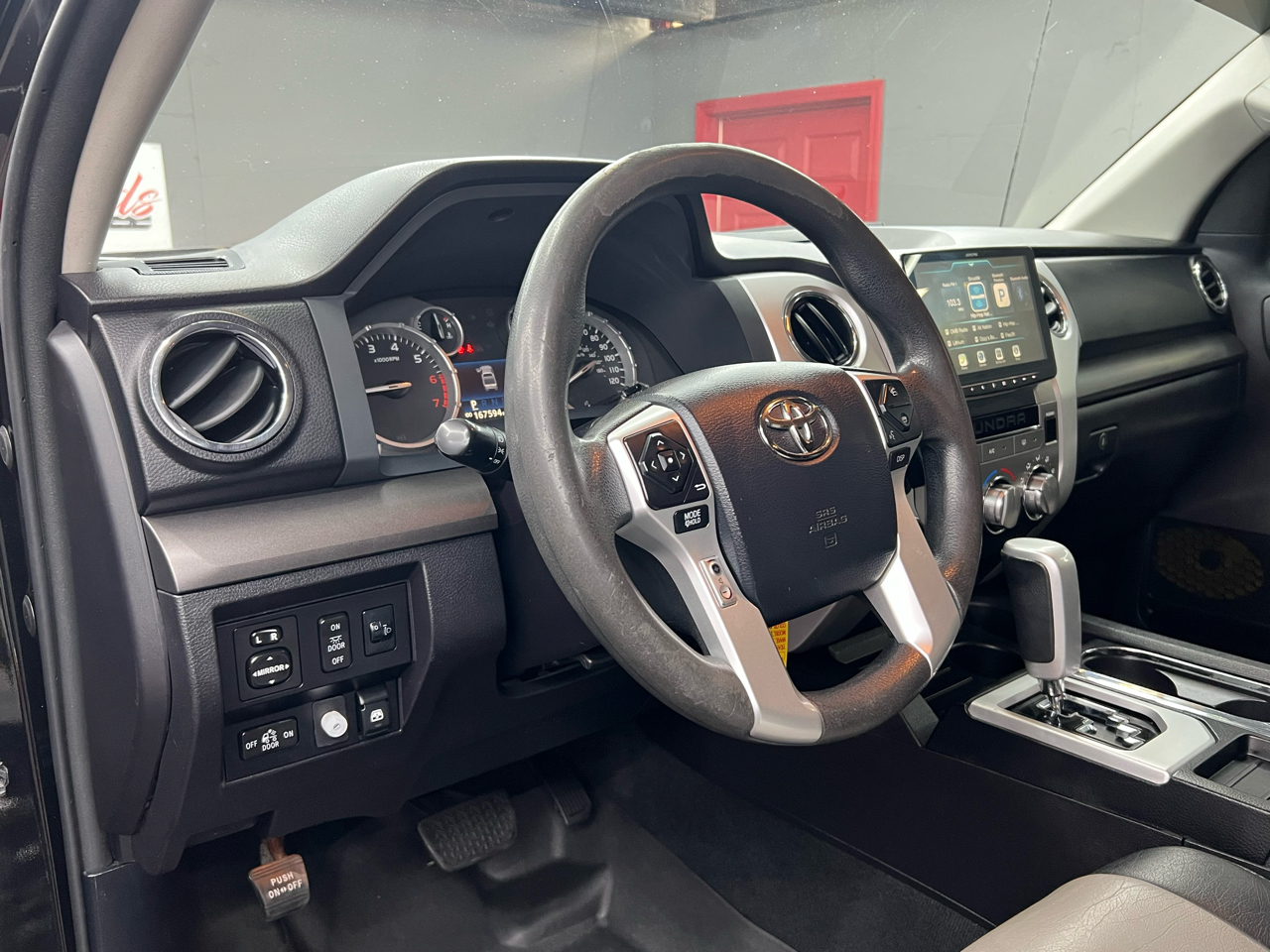 Toyota Tundra SR5 5.7L V8 CrewMax 4WD 2015