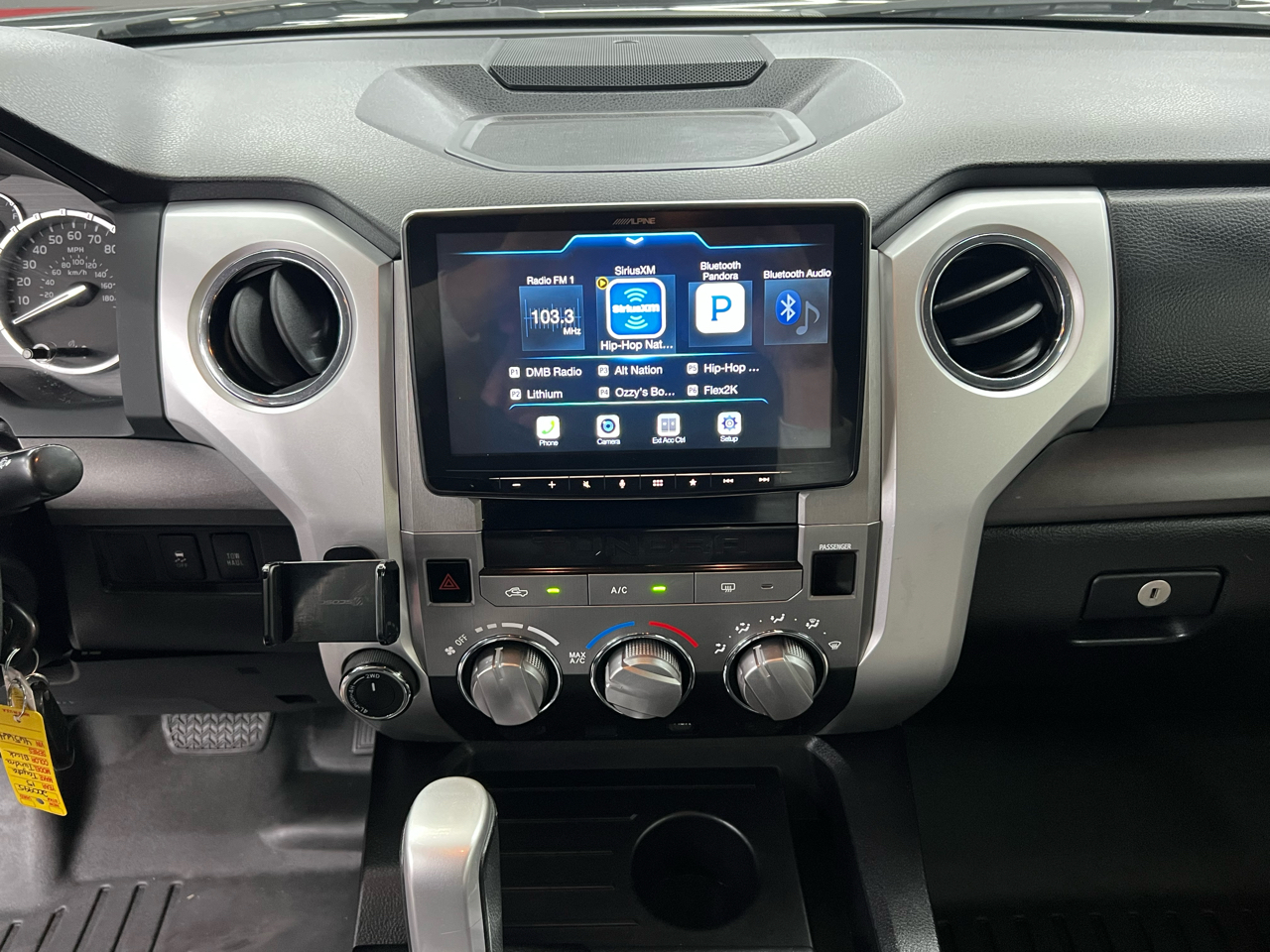 Toyota Tundra SR5 5.7L V8 CrewMax 4WD 2015