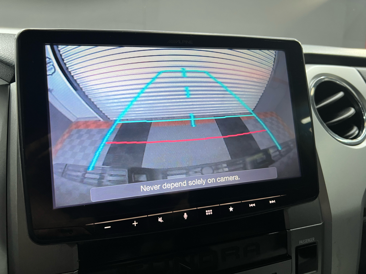 Toyota Tundra SR5 5.7L V8 CrewMax 4WD 2015