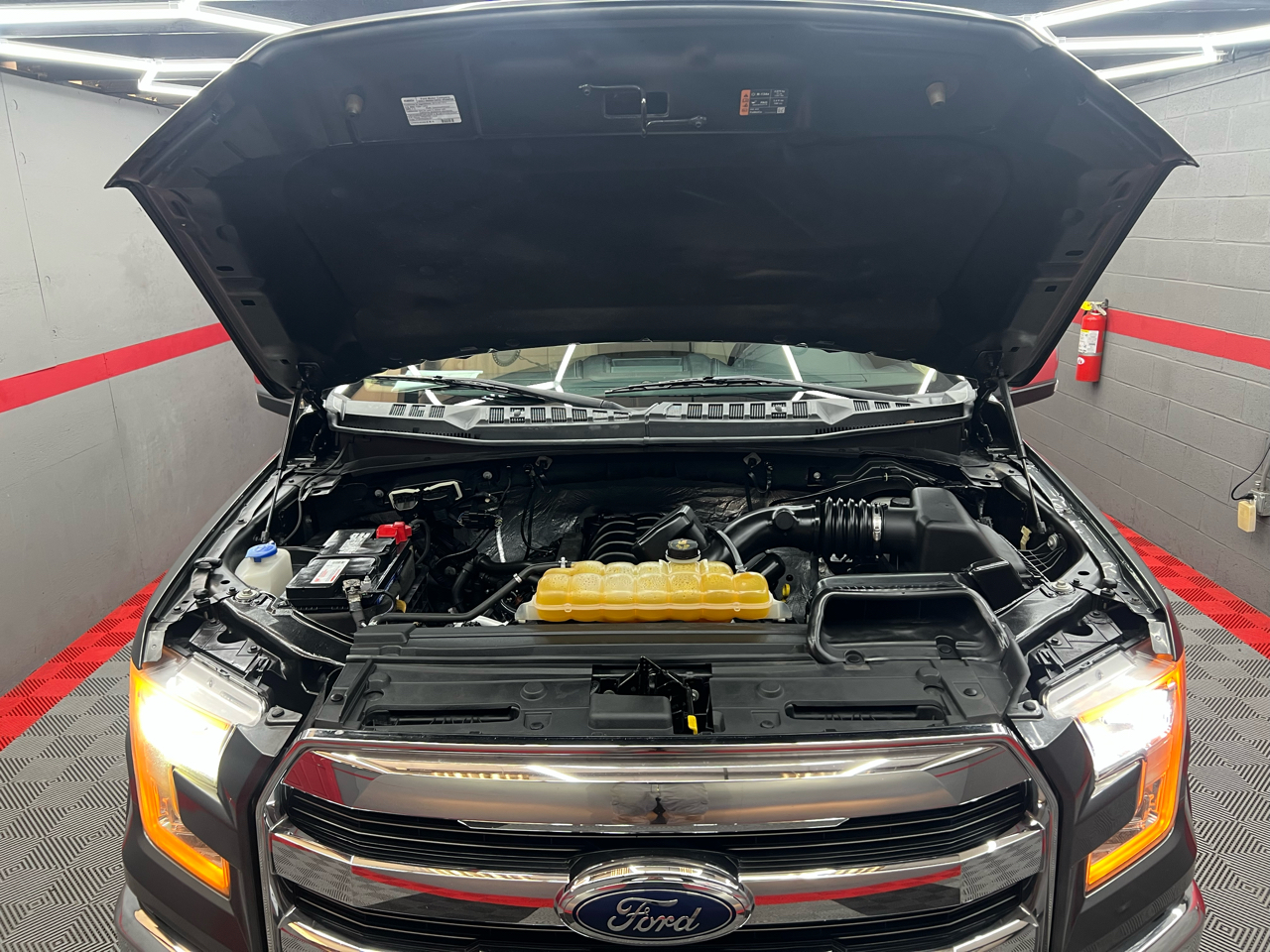 Ford F-150 Lariat SuperCrew 6.5-ft. Bed 4WD 2015