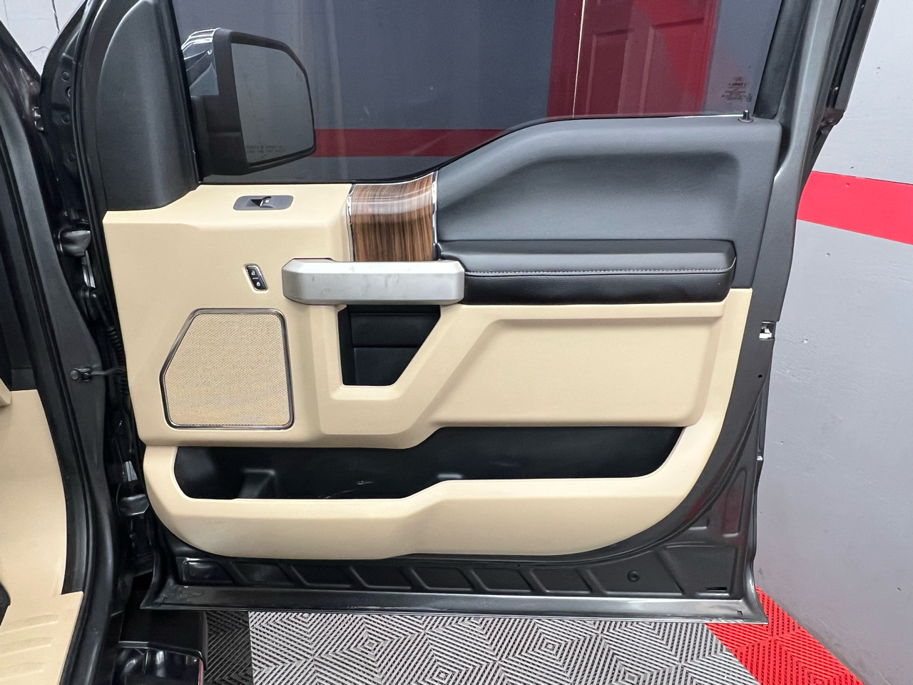 Ford F-150 Lariat SuperCrew 6.5-ft. Bed 4WD 2015