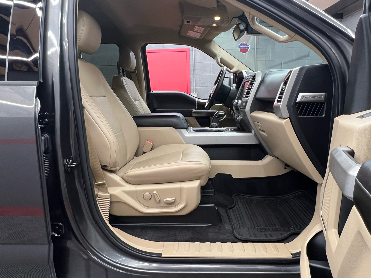 Ford F-150 Lariat SuperCrew 6.5-ft. Bed 4WD 2015