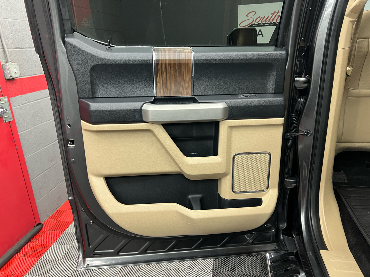 Ford F-150 Lariat SuperCrew 6.5-ft. Bed 4WD 2015