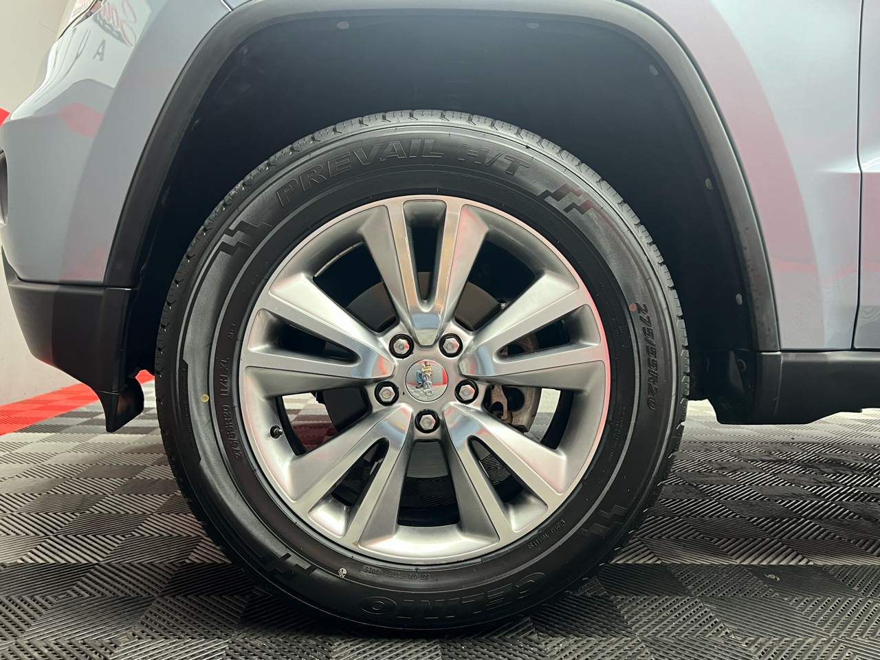 Jeep Grand Cherokee Laredo 2WD 2013