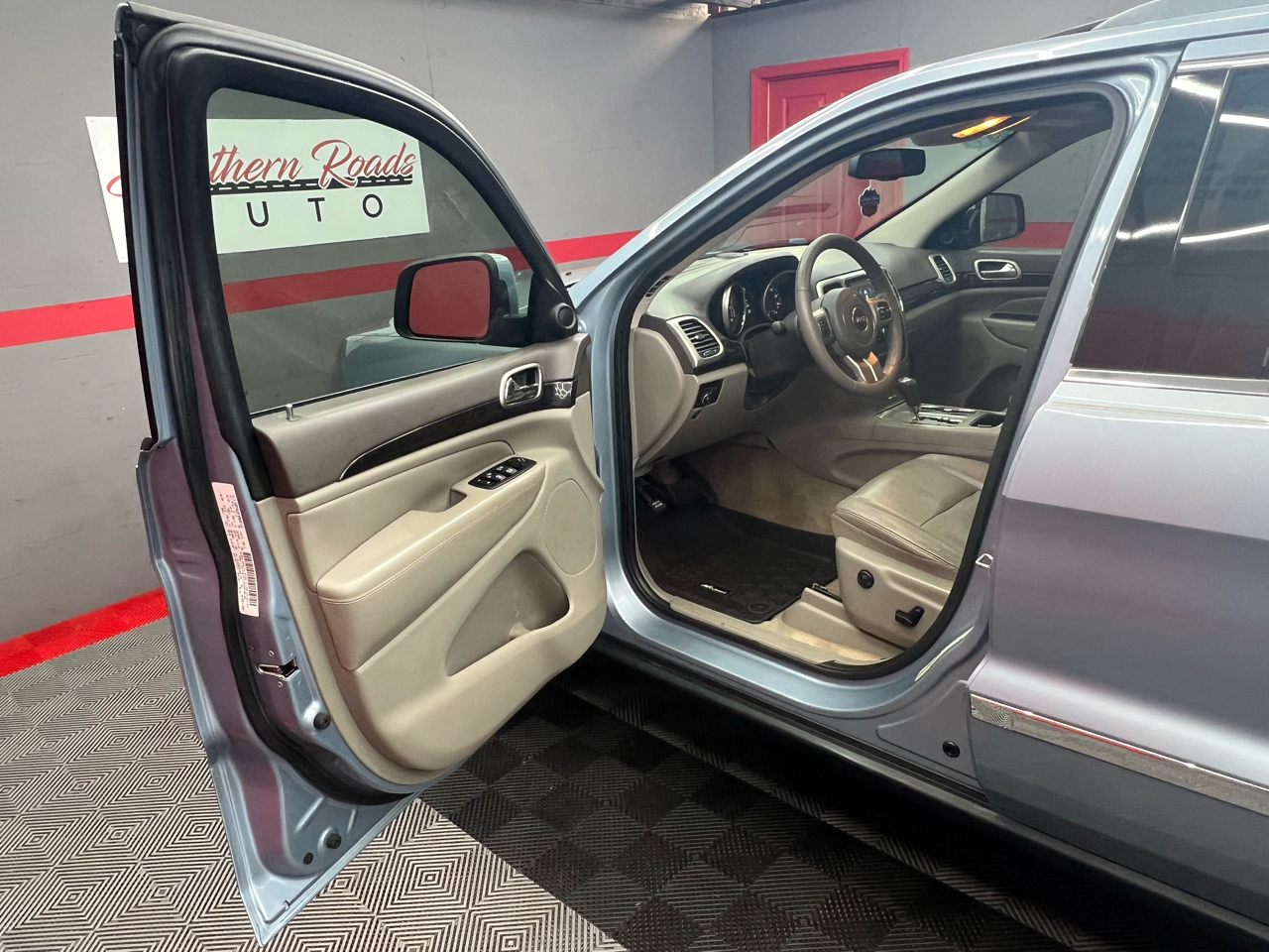 Jeep Grand Cherokee Laredo 2WD 2013