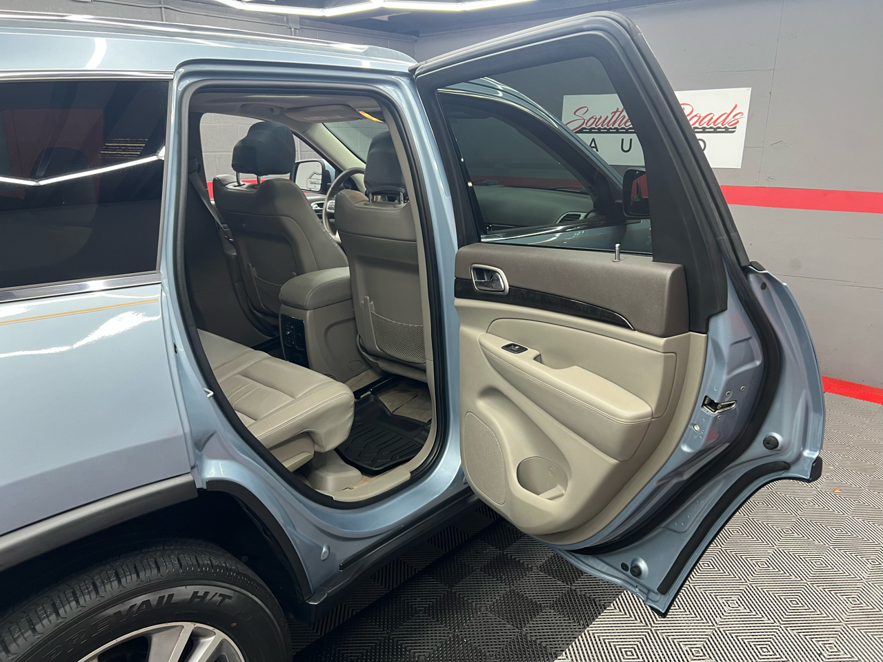 Jeep Grand Cherokee Laredo 2WD 2013