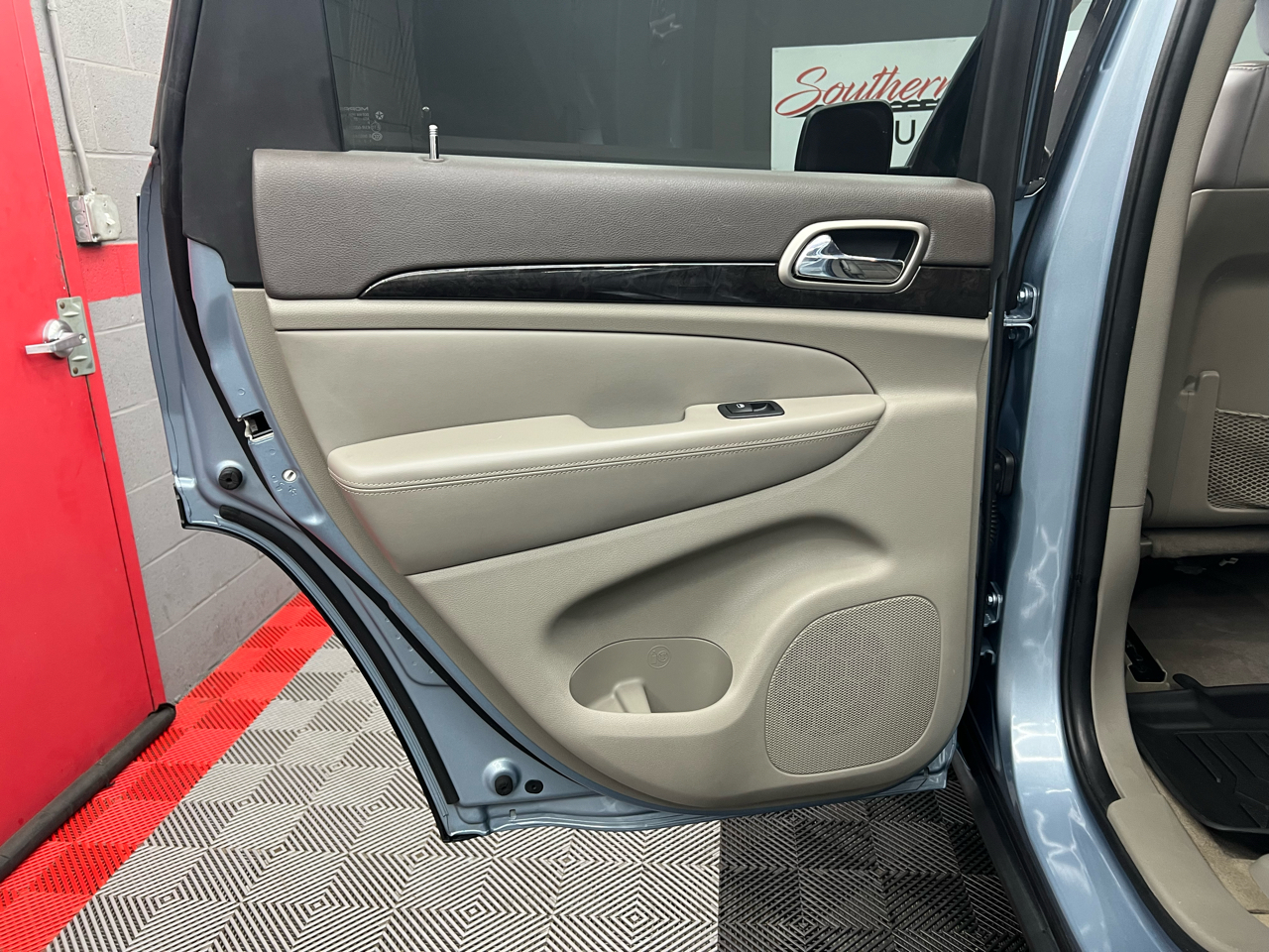 Jeep Grand Cherokee Laredo 2WD 2013