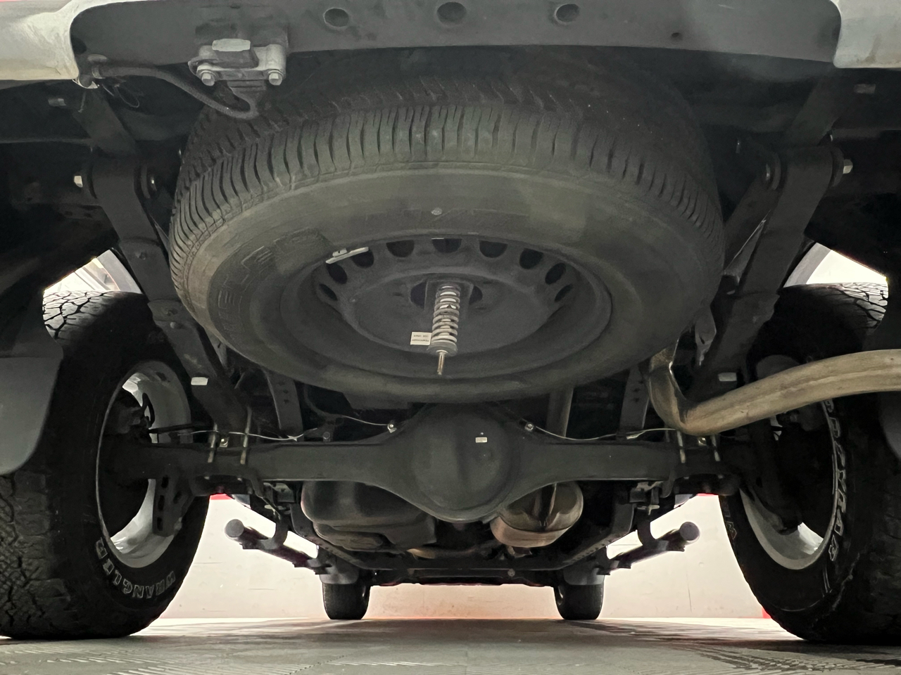 Toyota Tundra Tundra-Grade Double Cab 4.0L 2WD 2011